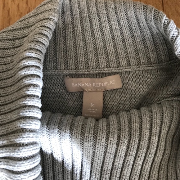 Banana Republic Grey Sweater - Picture 3 of 3